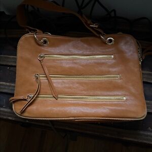 Elegant Tan Leather Shoulder Bag